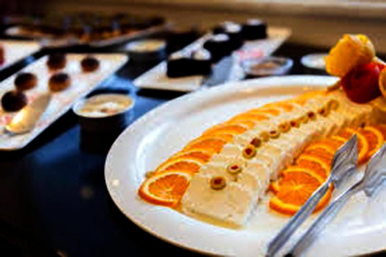 Golden Inn Hotel Uzungoel Bagian luar foto