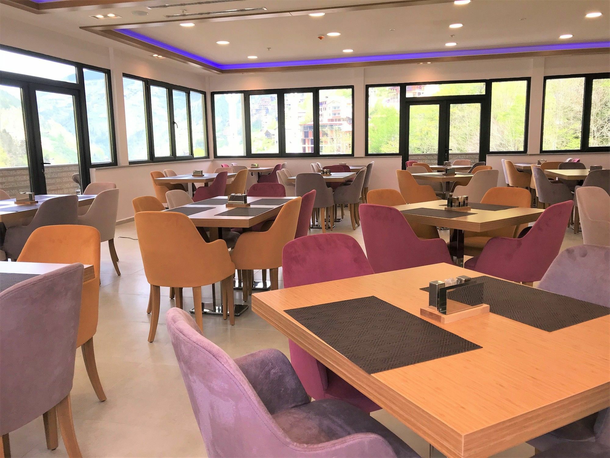 Golden Inn Hotel Uzungoel Bagian luar foto